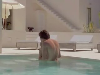 Incredible sensitive reged movie in the swimmingpool