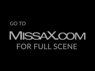 Missax.com - il wolfe il prossimo porta ep. 2 - spione sbirciata